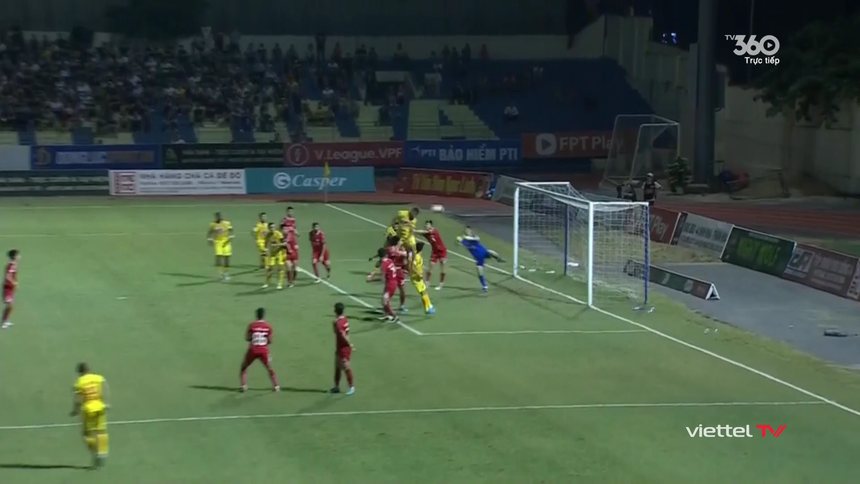 Ngoại binh tỏa sáng, Thanh Hóa lội ngược dòng kịch tính trước Viettel, củng cố ngôi đầu trên BXH V-League - Ảnh 4.