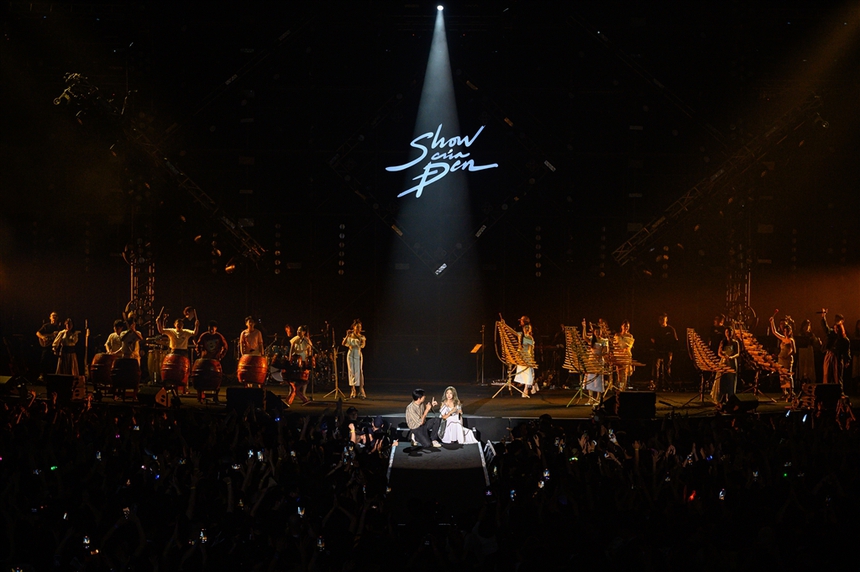 Bữa tiệc đa màu sắc trong 'Show của Đen' - Ảnh 3. Bữa tiệc đa màu sắc trong 'Show của Đen' - Ảnh 3.