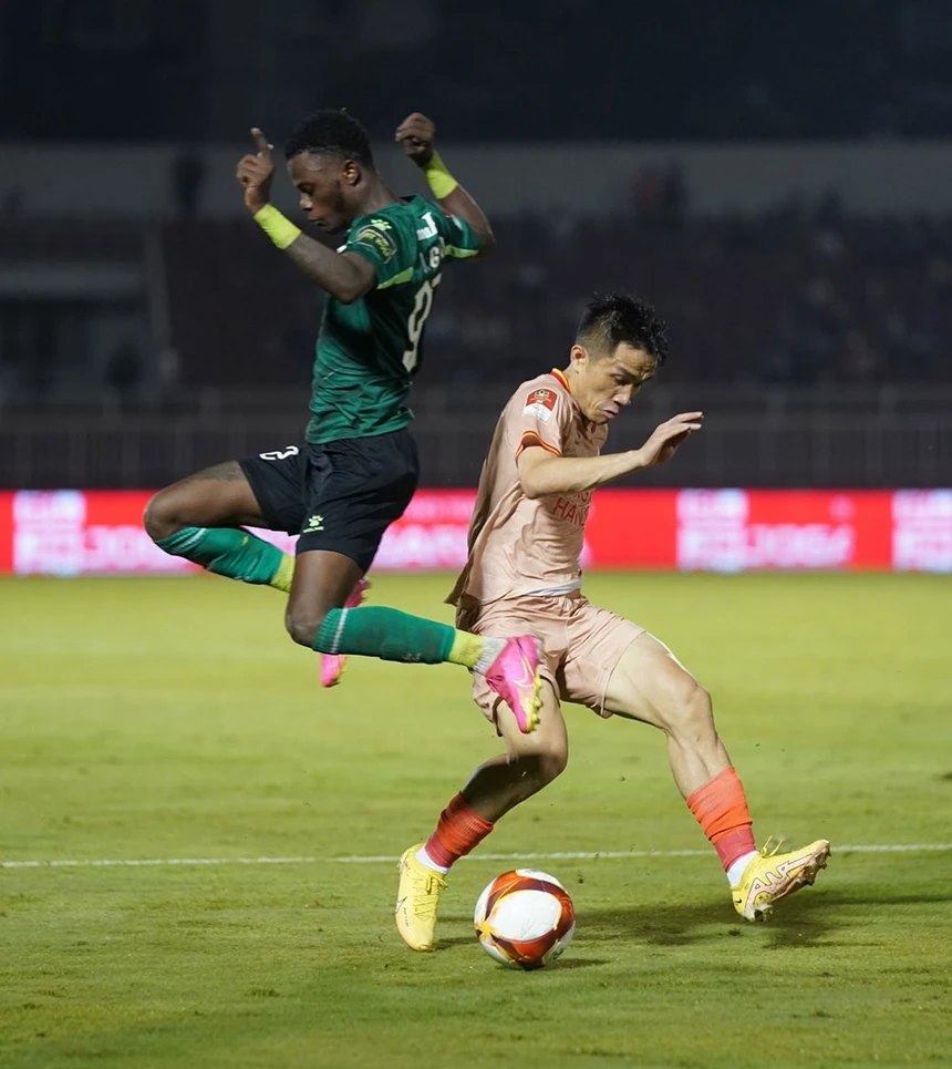 "Đội sổ" vì bỏ người cũ, HLV Vũ Tiến Thành tiếc học trò Thanh Hoá, Công an Hà Nội - Ảnh 3.