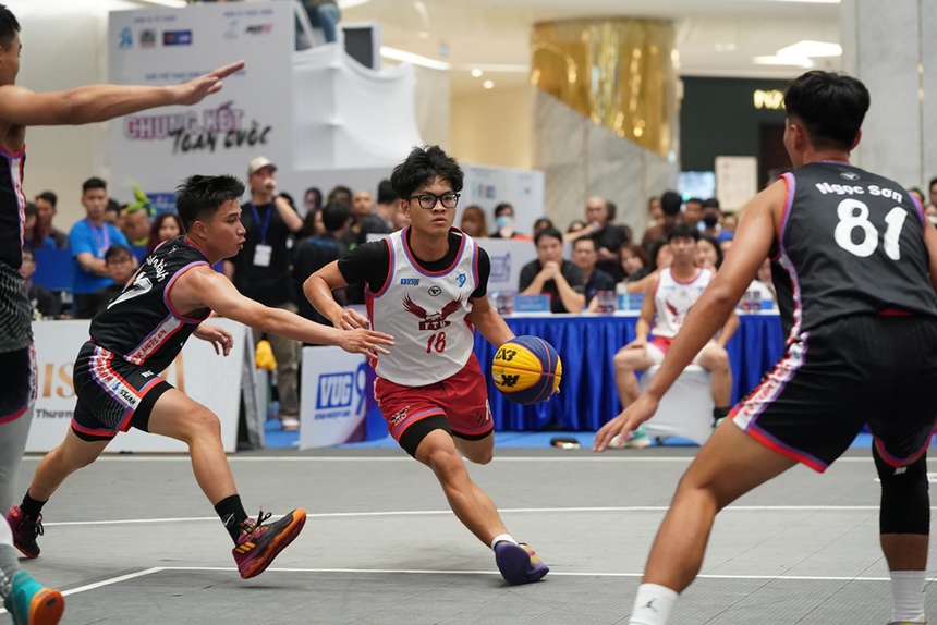 ĐH Kinh tế Quốc dân và ĐH Ngoại thương vô địch Bóng rổ 3x3 giải VUG9 - Ảnh 1.