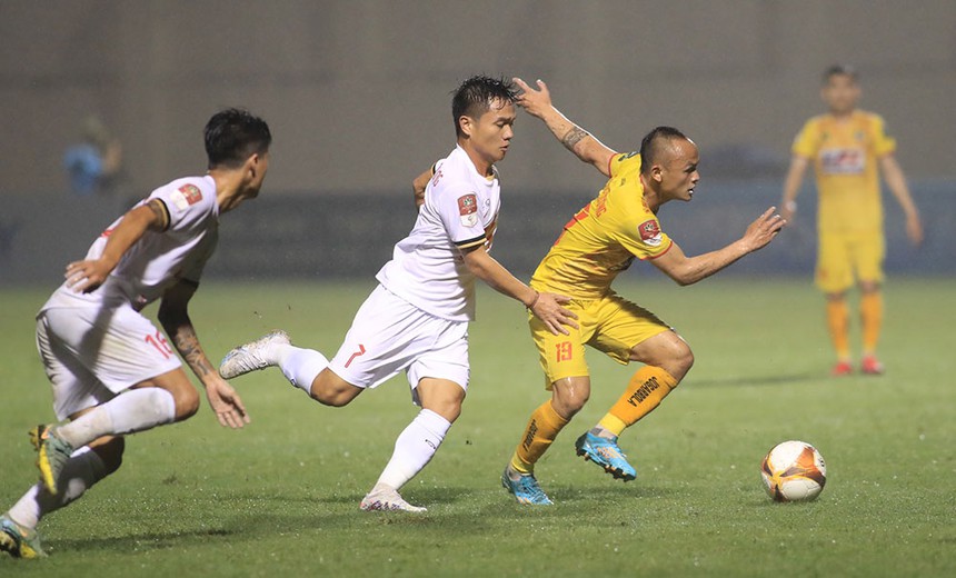"Nhỏ nhưng có võ", Lê Quốc Phương đưa Thanh Hoá lên đỉnh V-League  - Ảnh 1.