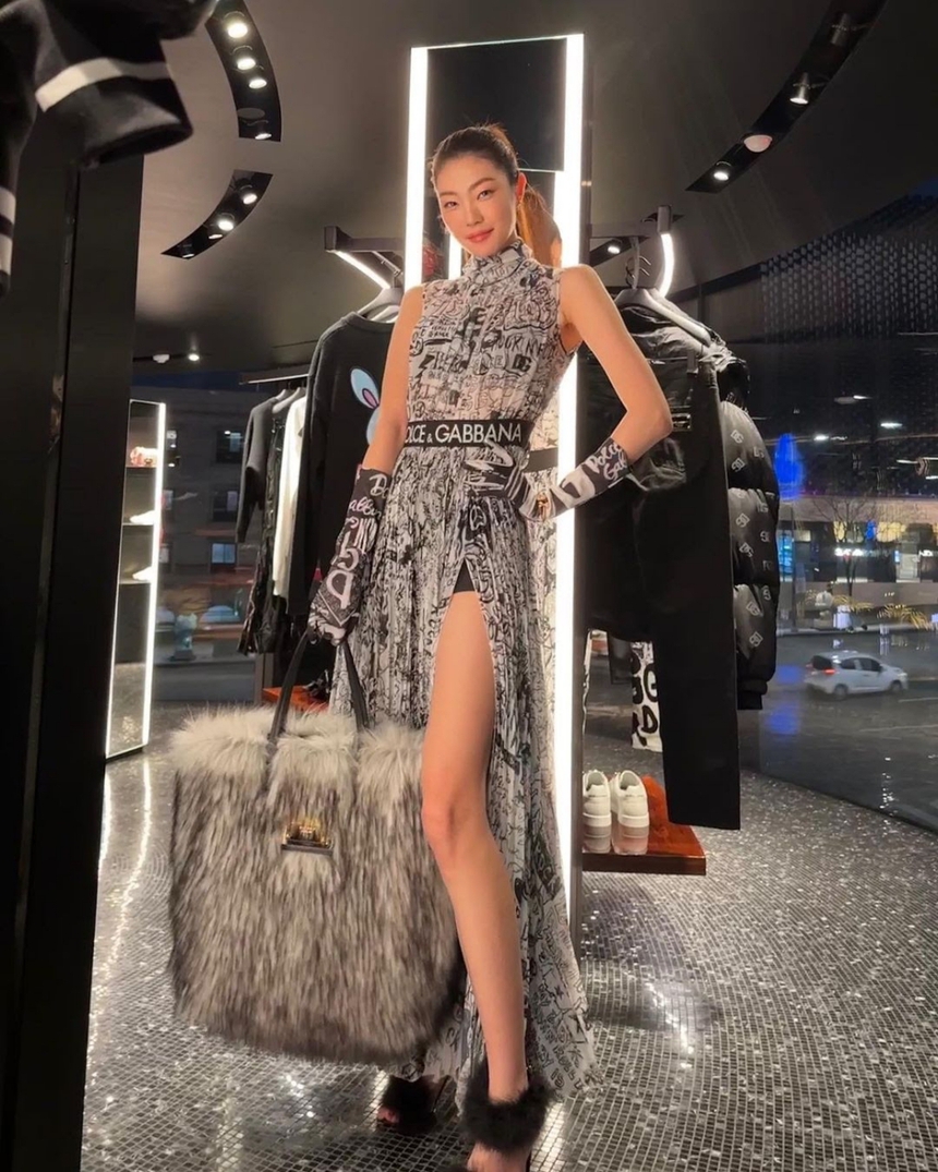 Nam diễn viên Yoon Park bất ngờ thông báo kết hôn với người mẫu nhà YG - Ảnh 3.