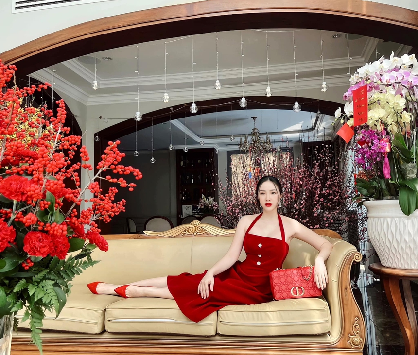 Cơ ngơi triệu đô của vợ chồng Bảo Thy: Biệt thự 2 mặt tiền hoành tráng, nằm trong khu hạng sang của giới thượng lưu - Ảnh 8. Cơ ngơi triệu đô của vợ chồng Bảo Thy: Biệt thự 2 mặt tiền hoành tráng, nằm trong khu hạng sang của giới thượng lưu - Ảnh 8.