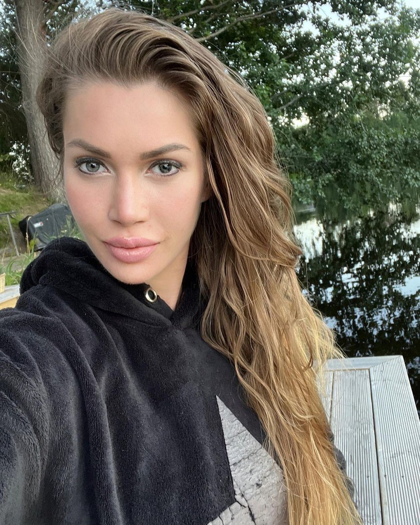 Từng chi tới 14,6 tỷ để thực hiện hơn 200 ca phẫu thuật thẩm mỹ, diện mạo cô gái được mệnh danh "nhân vật hoạt hình" bây giờ ra sao? - Ảnh 5.