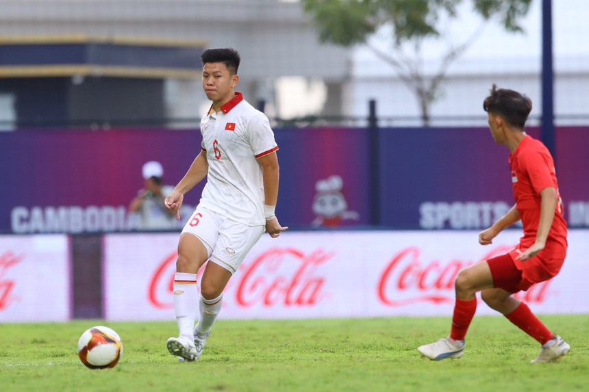 Bảng B, U22 Việt Nam 3-1 U22 Singapore: Tiến một bước... - Ảnh 1. Bảng B, U22 Việt Nam 3-1 U22 Singapore: Tiến một bước... - Ảnh 1.