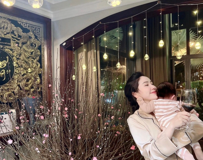 Cơ ngơi triệu đô của vợ chồng Bảo Thy: Biệt thự 2 mặt tiền hoành tráng, nằm trong khu hạng sang của giới thượng lưu - Ảnh 7. Cơ ngơi triệu đô của vợ chồng Bảo Thy: Biệt thự 2 mặt tiền hoành tráng, nằm trong khu hạng sang của giới thượng lưu - Ảnh 7.