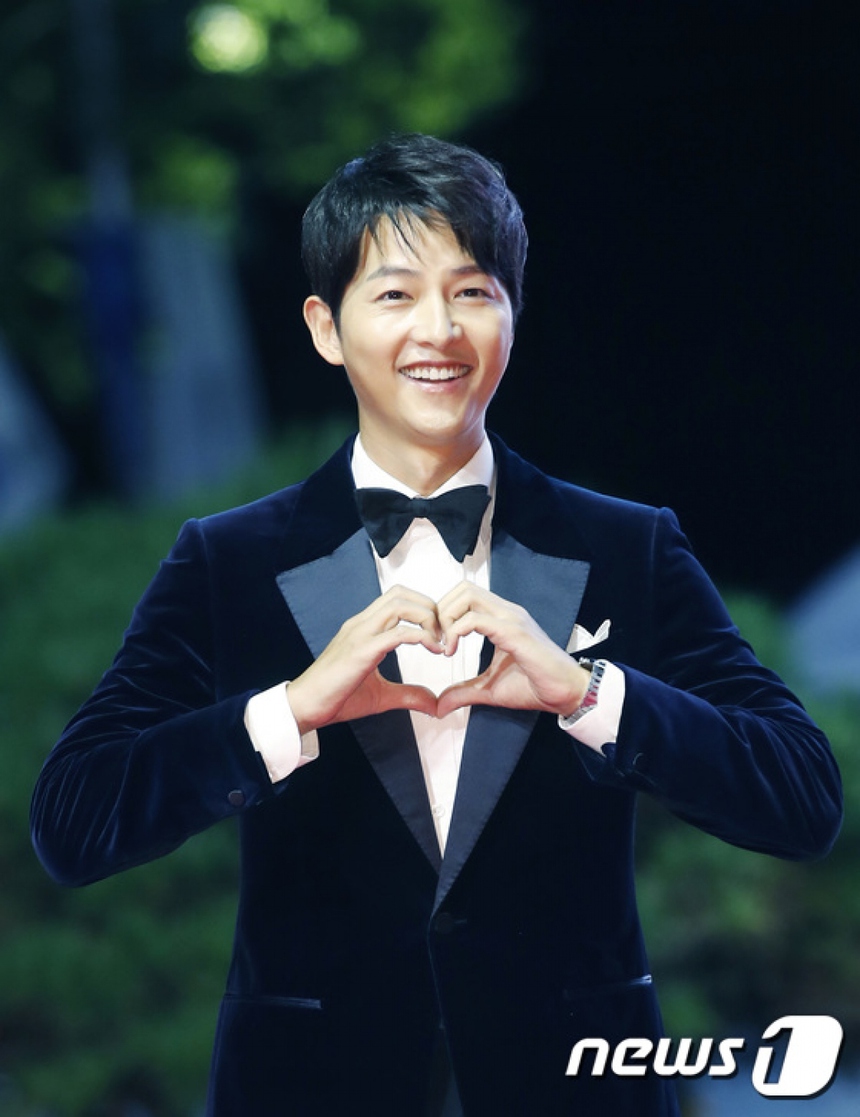 Liên tục chiếm sóng nhưng Song Hye Kyo lại bất ngờ thua "chồng cũ" Song Joong Ki trong BXH người nổi tiếng quyền lực nhất Hàn Quốc - Ảnh 1.