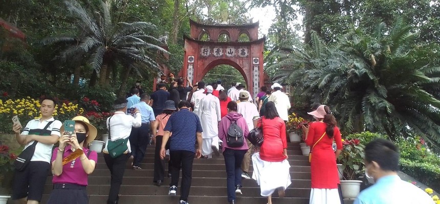 Tín ngưỡng thờ cúng Hùng Vương trong thời đại công nghệ số - Ảnh 1.