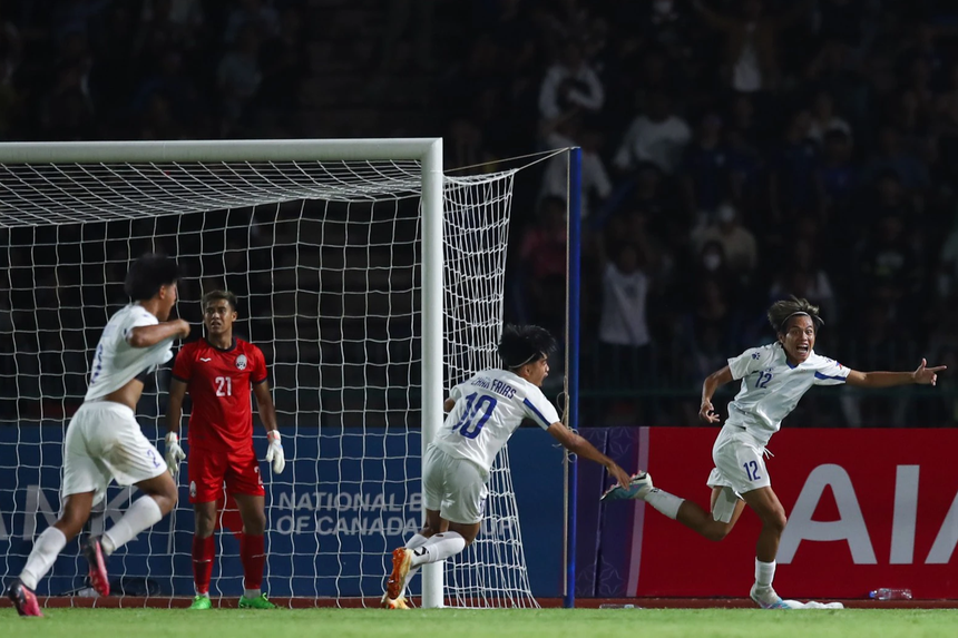 HLV gốc châu Âu: 'Tôi sướng lạc cả giọng vì cầm hòa được Campuchia' - Ảnh 2.