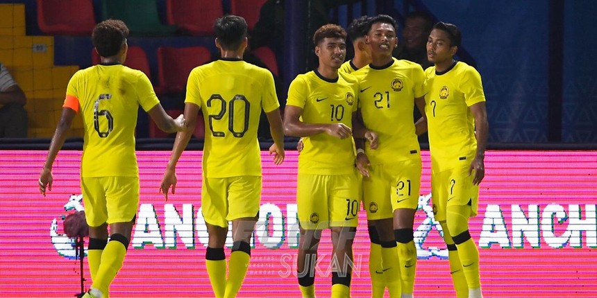 U22 Malaysia khởi đầu như mơ khi thắng đậm hơn Việt Nam và Thái Lan, thầy trò HLV Troussier gặp thách thức mới - Ảnh 4. U22 Malaysia khởi đầu như mơ khi thắng đậm hơn Việt Nam và Thái Lan, thầy trò HLV Troussier gặp thách thức mới - Ảnh 4.