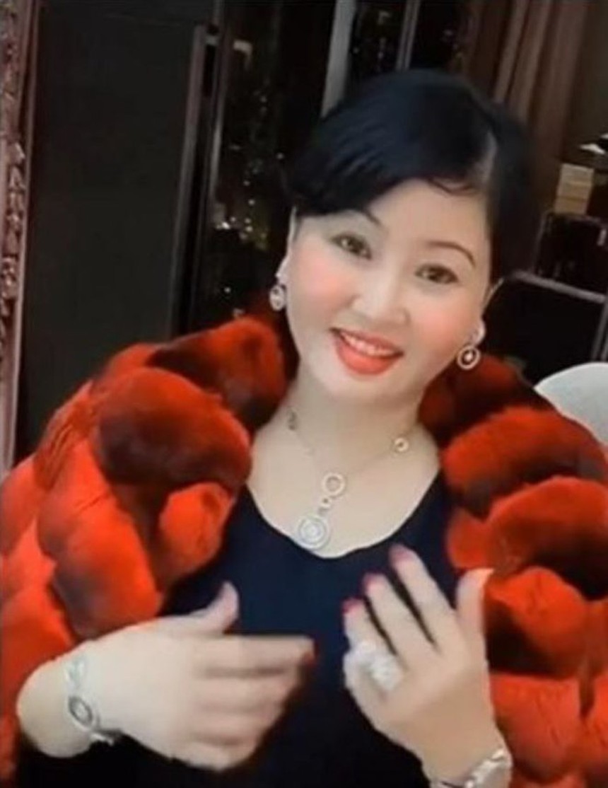 Ồn ào vụ Thái Thiên Phượng: Mẹ ruột khơi mào 'cuộc chiến' tranh tài sản, nói gì khi bị tố nghiện cờ bạc? - Ảnh 4.