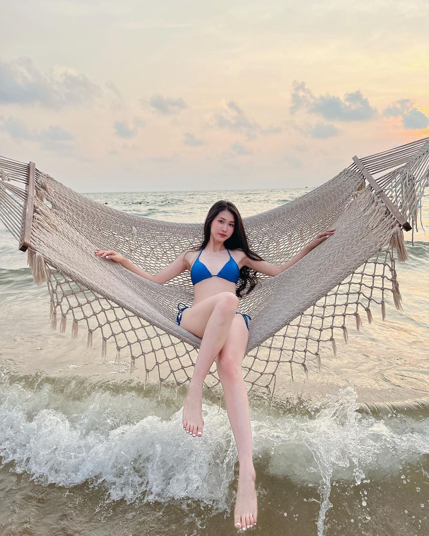 Tổng kết kỳ nghỉ lễ kiểu "đại chiến" bikini: Bội thu ảnh thả dáng nóng bỏng, báo hiệu một mùa hè cực "cháy" - Ảnh 8.