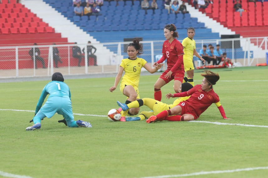Huỳnh Như chưa bắt nhịp với SEA Games 32 - Ảnh 2.