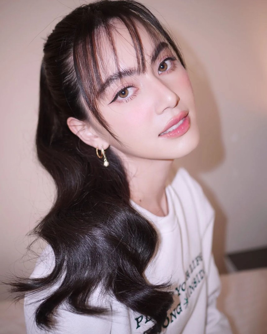 Mai Davika lại khiến dân tình tranh cãi vì lộ thân hình gầy trơ xương  - Ảnh 7.