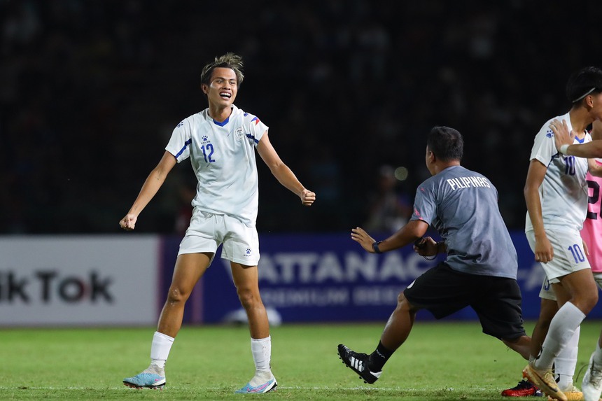 HLV gốc châu Âu: 'Tôi sướng lạc cả giọng vì cầm hòa được Campuchia' - Ảnh 4.