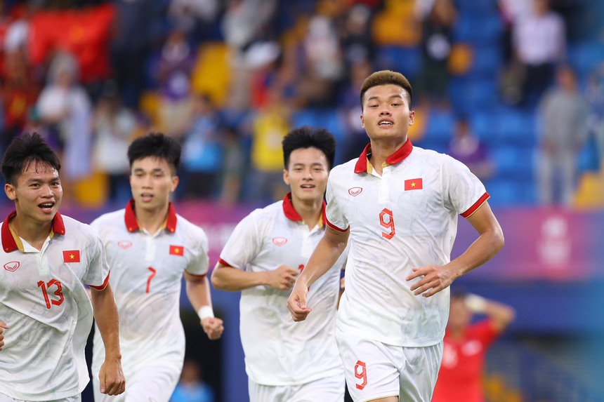 U22 Việt Nam đánh bại U22 Singapore 3-1. Ảnh: Hoàng Linh