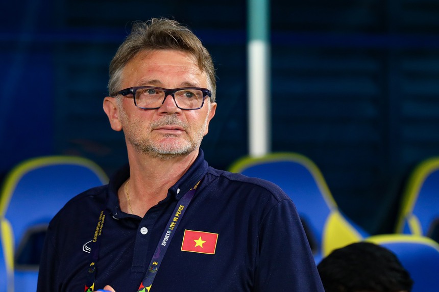 Thua thiệt thầy Park đủ đường, HLV Troussier sẽ là "tấm bia đỡ đạn" như Hữu Thắng ngày nào? - Ảnh 2.