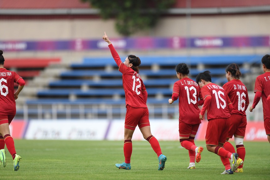 Huỳnh Như và đồng đội tạo mưa bàn thắng, CĐV Đông Nam Á sửng sốt trước đẳng cấp World Cup của ĐT Việt Nam - Ảnh 3. Huỳnh Như và đồng đội tạo mưa bàn thắng, CĐV Đông Nam Á sửng sốt trước đẳng cấp World Cup của ĐT Việt Nam - Ảnh 3.