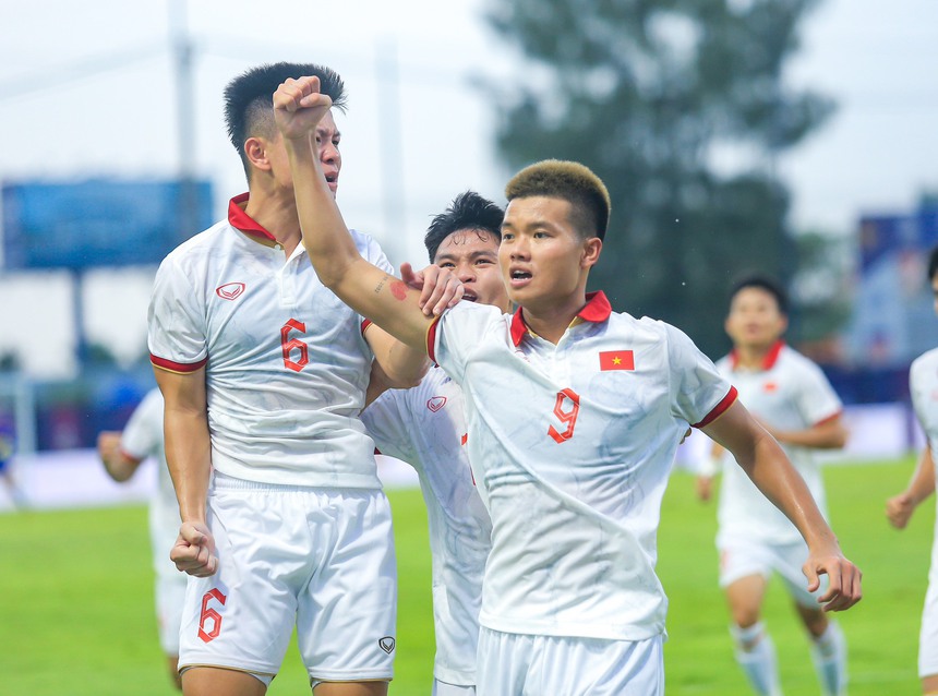 U22 Việt Nam 2 lần xé lưới Singapore, thị uy sức mạnh chỉ trong hiệp 1 ở SEA Games 32 - Ảnh 3.