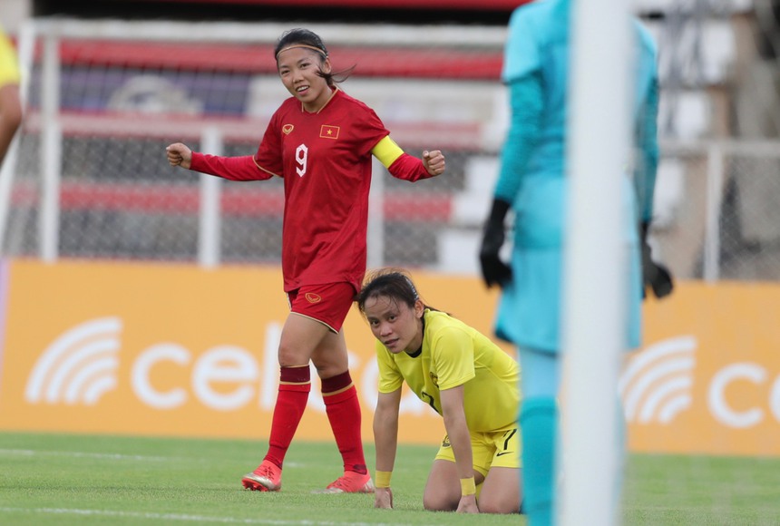Quả nhiên là những cô gái vàng: Tuyển nữ Việt Nam lập mưa bàn thắng trong ngày đầu ra quân ở SEA Games 32 - Ảnh 10. Quả nhiên là những cô gái vàng: Tuyển nữ Việt Nam lập mưa bàn thắng trong ngày đầu ra quân ở SEA Games 32 - Ảnh 10.