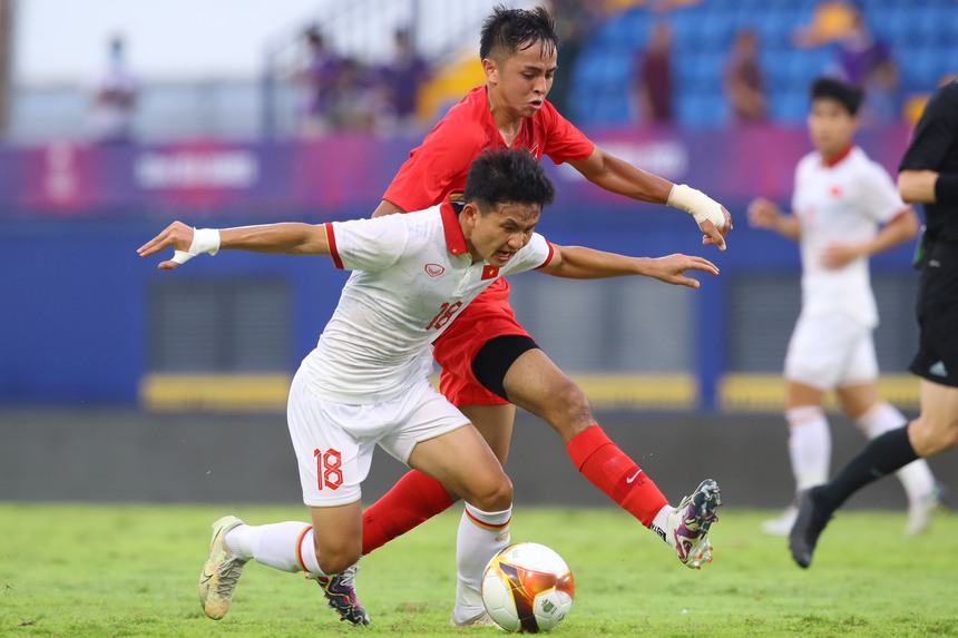May mắn lại gọi tên, tiền đạo CLB Hà Nội tiếp tục mở ra chiến thắng cho U22 Việt Nam - Ảnh 2. May mắn lại gọi tên, tiền đạo CLB Hà Nội tiếp tục mở ra chiến thắng cho U22 Việt Nam - Ảnh 2.