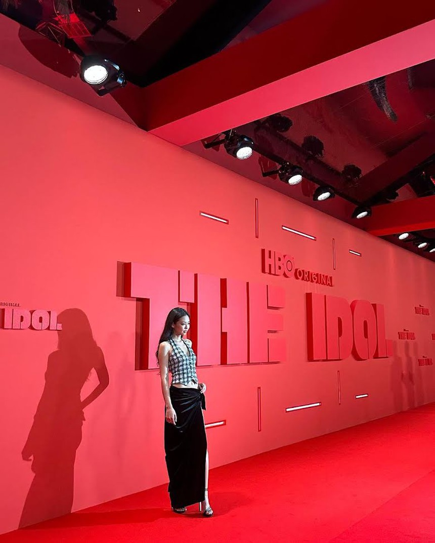 Đích thân Jennie Blackpink nói về những ưu nhược điểm về diễn xuất trong 'The Idol' - Ảnh 1.