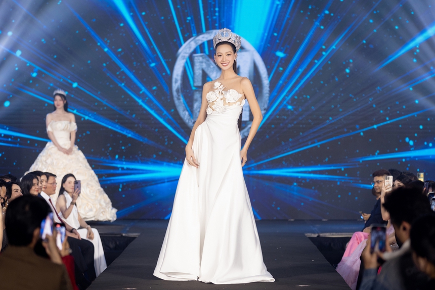 Hoa hậu Mai Phương, Bảo Ngọc, Á hậu Phương Nhi mặc croptop nhảy hiện đại tại họp báo - Ảnh 4. Hoa hậu Mai Phương, Bảo Ngọc, Á hậu Phương Nhi mặc croptop nhảy hiện đại tại họp báo - Ảnh 4.