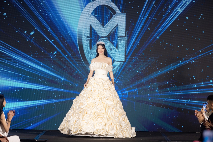 Hoa hậu Mai Phương, Bảo Ngọc, Á hậu Phương Nhi mặc croptop nhảy hiện đại tại họp báo - Ảnh 6. Hoa hậu Mai Phương, Bảo Ngọc, Á hậu Phương Nhi mặc croptop nhảy hiện đại tại họp báo - Ảnh 6.