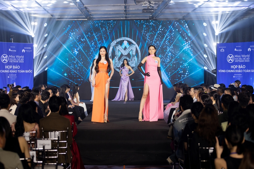 Hoa hậu Mai Phương, Bảo Ngọc, Á hậu Phương Nhi mặc croptop nhảy hiện đại tại họp báo - Ảnh 2. Hoa hậu Mai Phương, Bảo Ngọc, Á hậu Phương Nhi mặc croptop nhảy hiện đại tại họp báo - Ảnh 2.