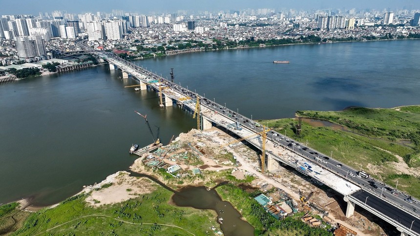 Hình ảnh hợp long cầu Vĩnh Tuy 2 vượt sông Hồng nhìn từ trên cao - Ảnh 6.