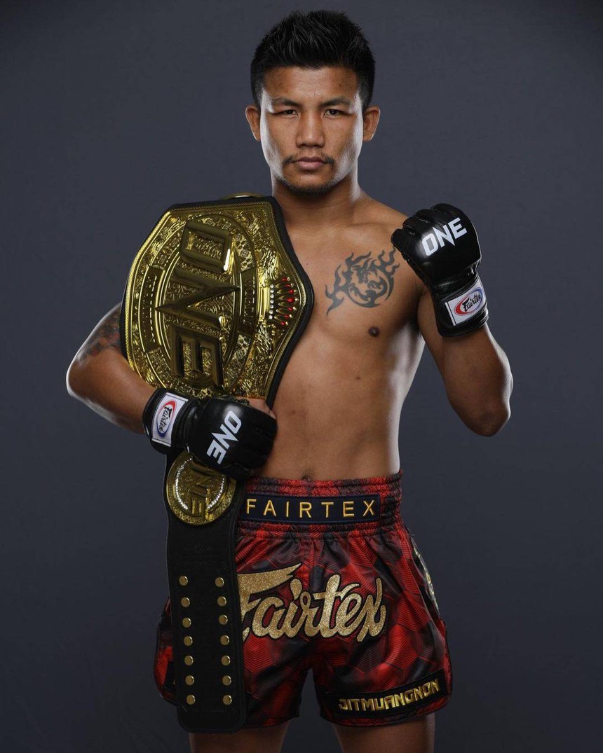 Nguyễn Trần Duy Nhất thổ lộ giấc mơ hạ gục ‘chiến thần’ Muay Thái Rodtang, CĐV hiến kế nên học tập tuyệt kỹ của Cung Lê  - Ảnh 4.