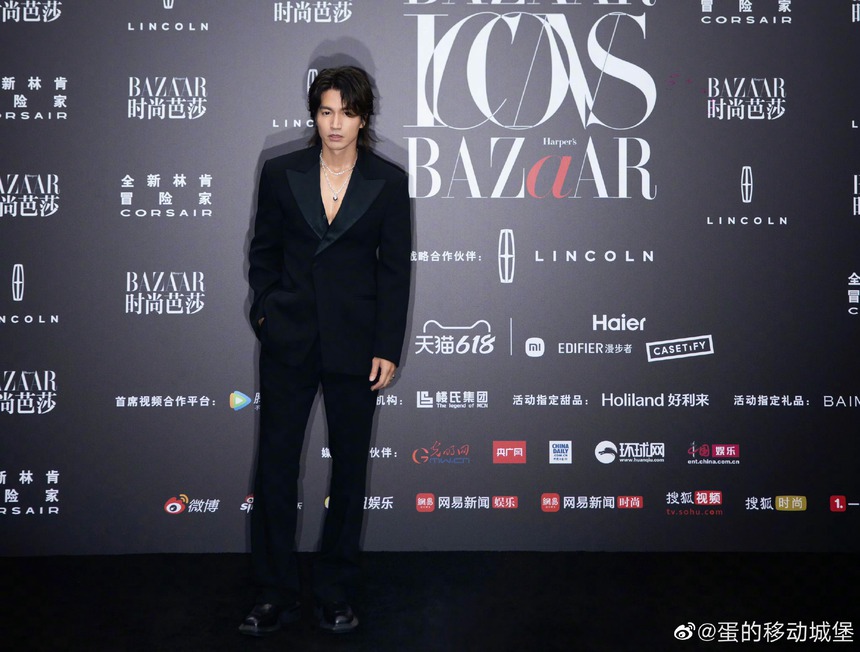 'Nam thần thanh xuân' Ngôn Thừa Húc ở tuổi 46: Độc thân đắt giá, vẻ ngoài vạn người mê - Ảnh 1.