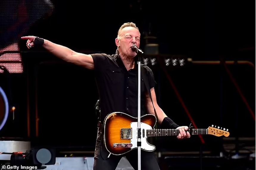 Catalogue nhạc của ban nhạc rock Anh huyền thoại Queen sẽ được mua với giá 1 tỷ USD? - Ảnh 3. Catalogue nhạc của ban nhạc rock Anh huyền thoại Queen sẽ được mua với giá 1 tỷ USD? - Ảnh 3.