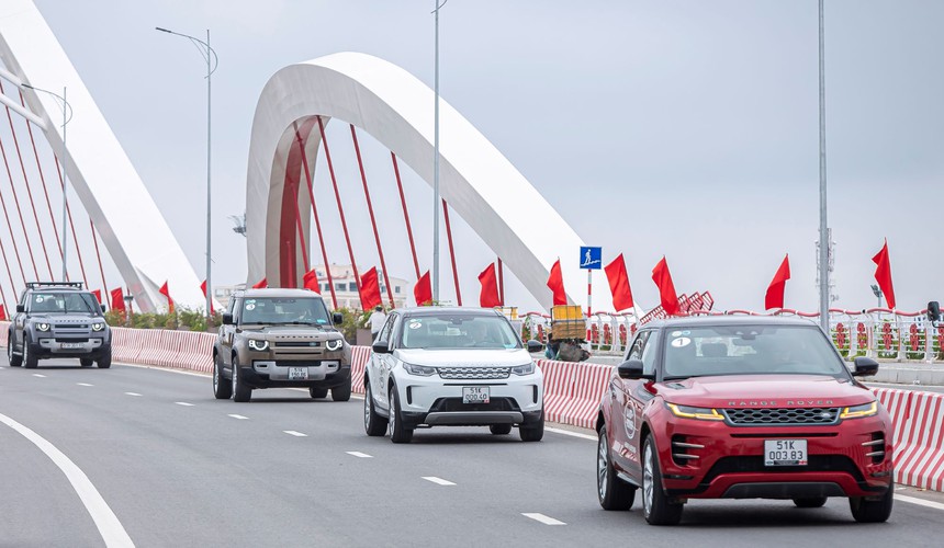 Người Hải Phòng trải nghiệm dàn xe hàng chục tỷ - Ảnh 1.