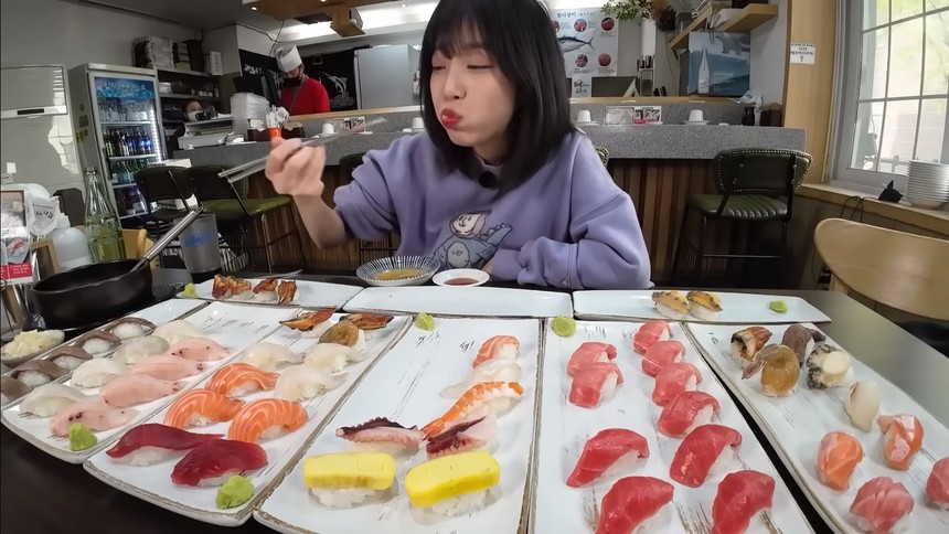 Cô gái hốt tiền tỷ nhờ "ăn thùng uống vại", thu nhập không thua kém ngôi sao hạng A - Ảnh 1.