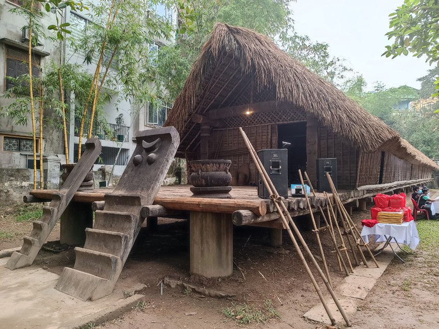 Hành trình nhà dài 'hóa ngắn' của người Êđê  - Ảnh 2.