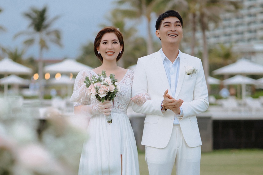 Hôn nhân đặc biệt của sao nam Vbiz: Chỉ mời 20 người dự đám cưới, công khai con gái trong ngày trọng đại - Ảnh 2.