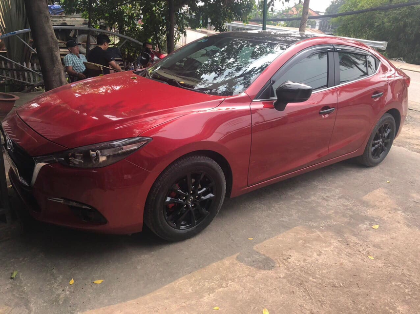 Mazda3 đời cũ bán 1,3 tỷ, đắt hơn 2,5 lần so với thị trường chỉ nhờ một chi tiết - Ảnh 2. Mazda3 đời cũ bán 1,3 tỷ, đắt hơn 2,5 lần so với thị trường chỉ nhờ một chi tiết - Ảnh 2.
