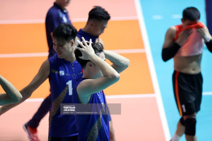 ĐT bóng chuyền Việt Nam bị Thái Lan ngược dòng đánh bại cay đắng ở SEA Games 32 - Ảnh 4.