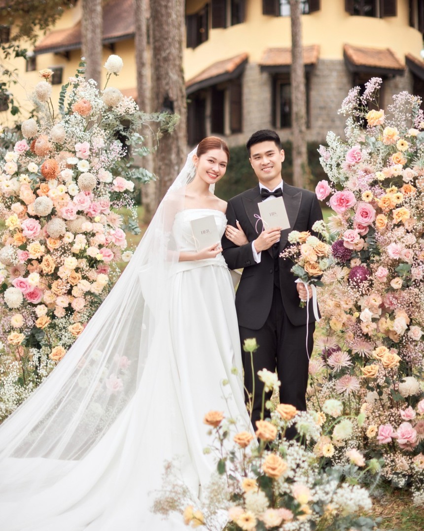 Á hậu Vbiz suýt huỷ đám cưới vì sự cố phải ngồi xe lăn, cuộc sống ra sao sau gần nửa năm lấy chồng doanh nhân? - Ảnh 2.