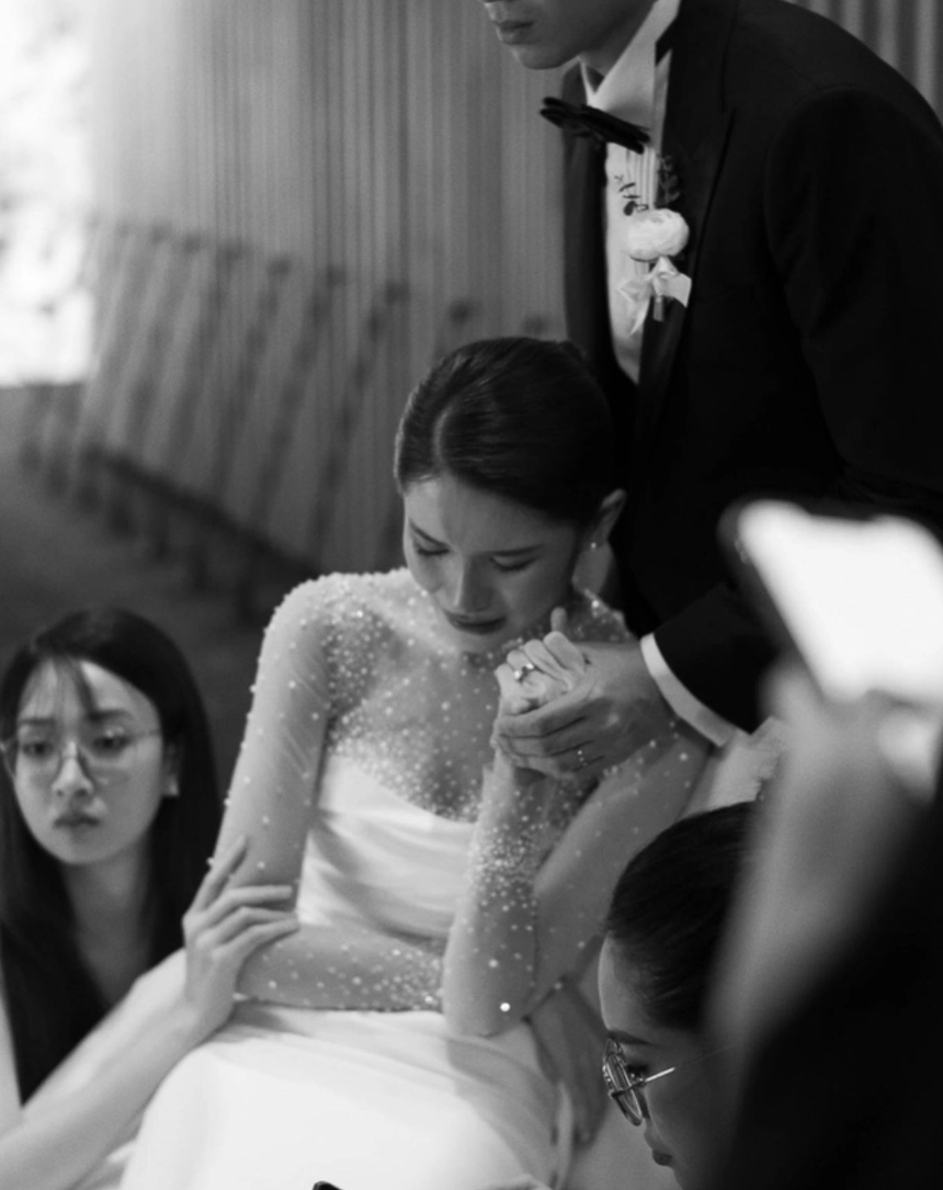 Á hậu Vbiz suýt huỷ đám cưới vì sự cố phải ngồi xe lăn, cuộc sống ra sao sau gần nửa năm lấy chồng doanh nhân? - Ảnh 6.