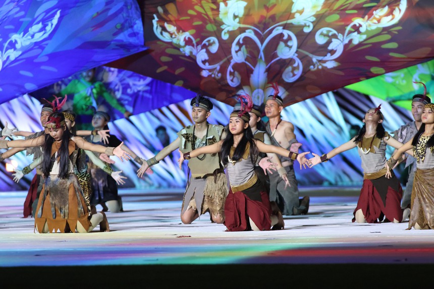 Lễ khai mạc SEA Games 32: Campuchia 'chơi lớn' với màn trình diễn chuẩn Olympic - Ảnh 6.