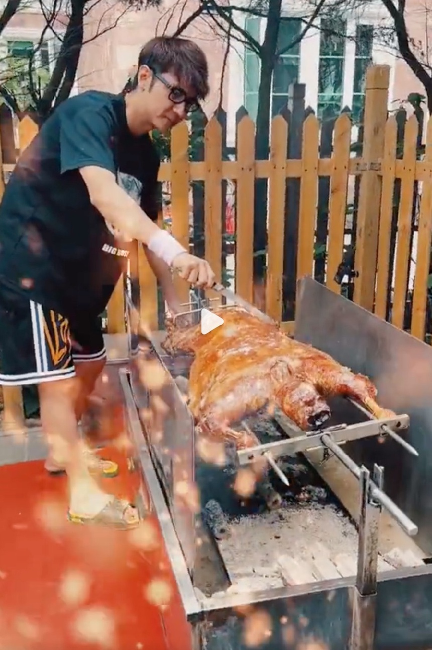 Trương Đan Phong lần đầu lộ diện sau nghi vấn bị Hồng Hân bắt tại trận ngoại tình với trợ lý, thái độ gây tranh cãi dữ dội   - Ảnh 3.