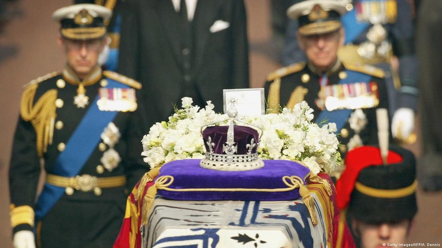 (Bài đăng thứ 7) Vương miện của Vương hậu Camilla và tranh cãi xung quanh viên kim cương Koh-i-Noor  - Ảnh 6.