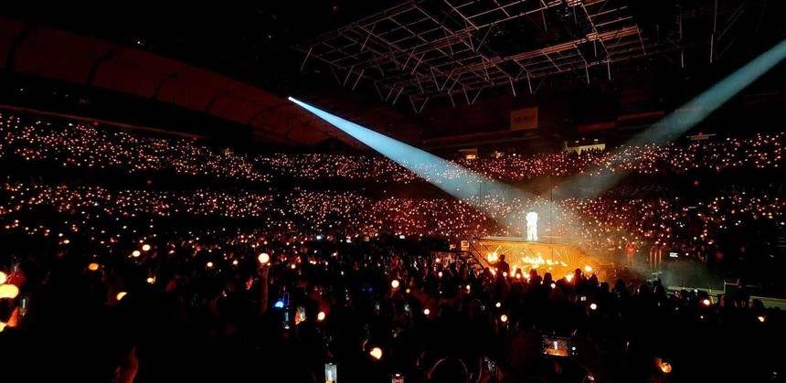 Chính sách của HYBE như nào mà khiến fan phản đối kịch liệt, bày tỏ sự phẫn nộ cả trong concert của thành viên BTS? - Ảnh 5.