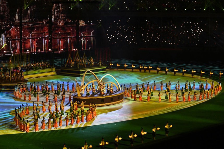 Quốc kỳ bị cầm ngược ở lễ khai mạc SEA Games 32, phía Indonesia gửi văn bản khẳng định 'việc này không thể chấp nhận' - Ảnh 4.