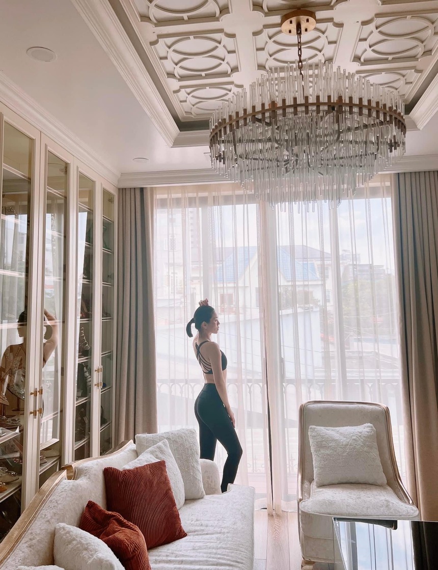 Biệt thự gần 600m2 của ca sĩ Lệ Quyên: Nội thất sang trọng xa hoa, từng gây sốc khi tiết lộ 3,6 tỷ chỉ mua được cổng nhà  - Ảnh 10.