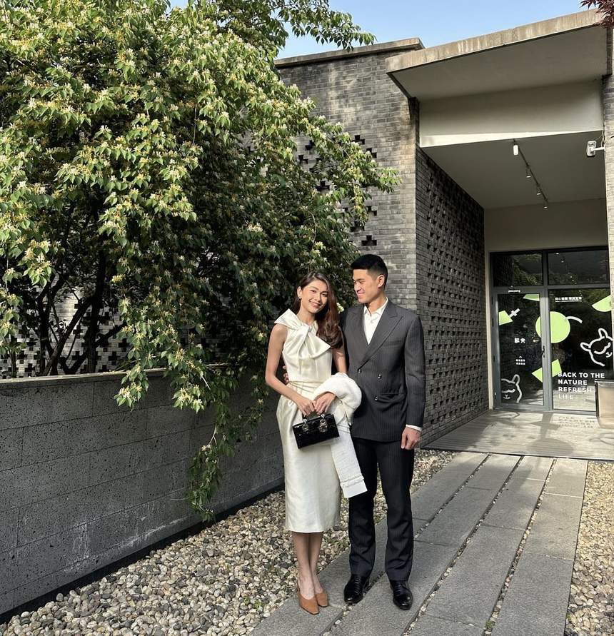 Á hậu Vbiz suýt huỷ đám cưới vì sự cố phải ngồi xe lăn, cuộc sống ra sao sau gần nửa năm lấy chồng doanh nhân? - Ảnh 9.
