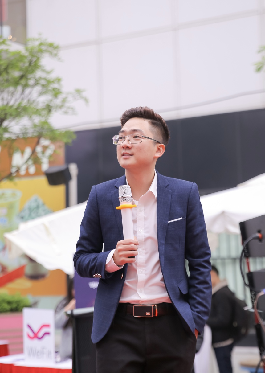 Nhãn hàng vẫn chọn Võ Hà Linh để livestream bất chấp giông bão: Dân mạng Việt chưa có tiền lệ tẩy chay triệt để và “miếng bánh” từ fan cực đoan vẫn quá hời? - Ảnh 2.