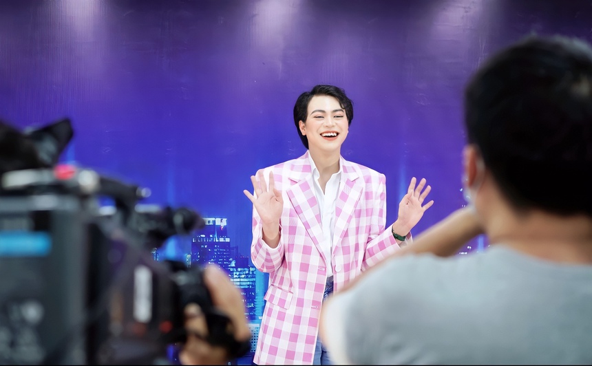 Nhãn hàng vẫn chọn Võ Hà Linh để livestream bất chấp giông bão: Dân mạng Việt chưa có tiền lệ tẩy chay triệt để và “miếng bánh” từ fan cực đoan vẫn quá hời? - Ảnh 4.